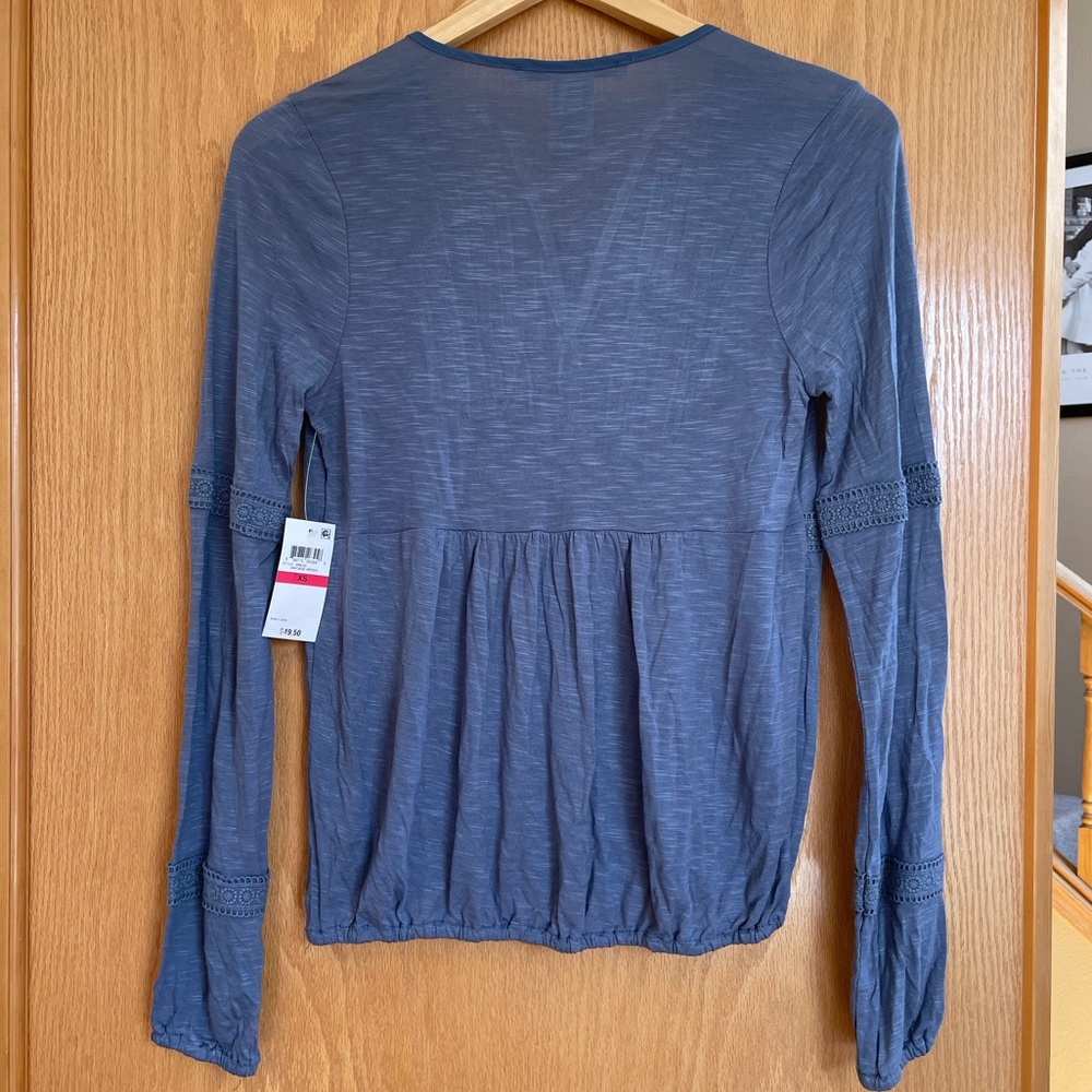 American Rag blue top - Picture 8 of 10